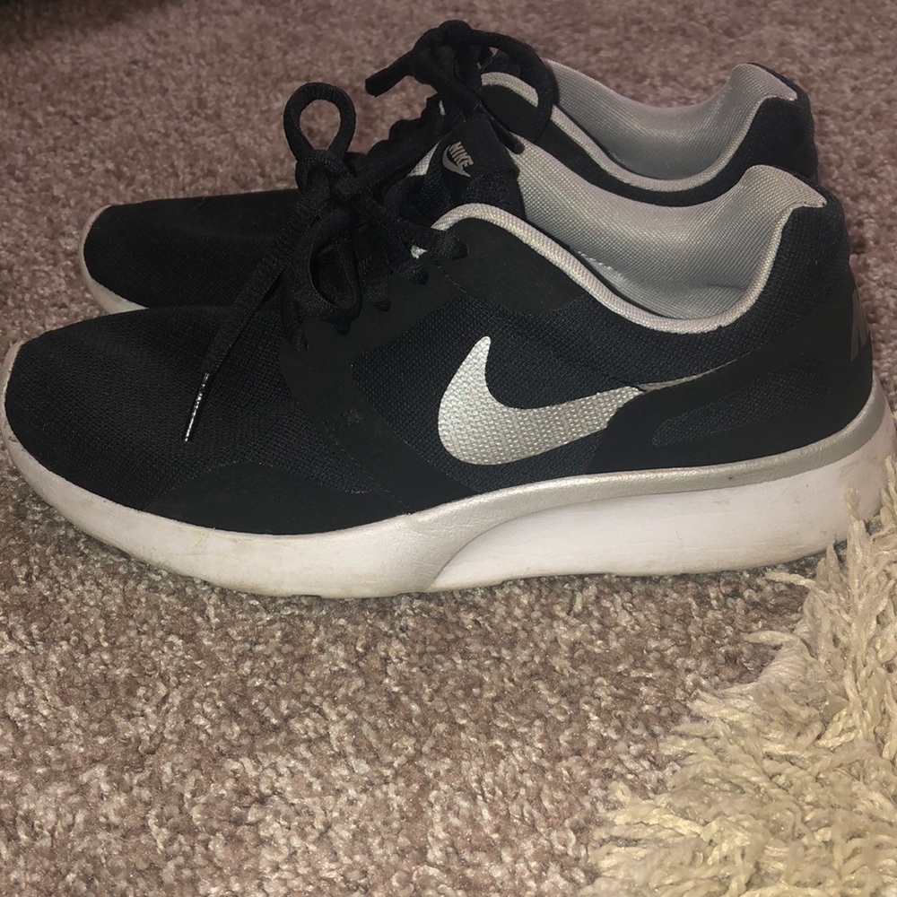 nike roshes